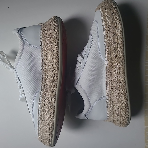 Christian Louboutin - Picture 6 of 8